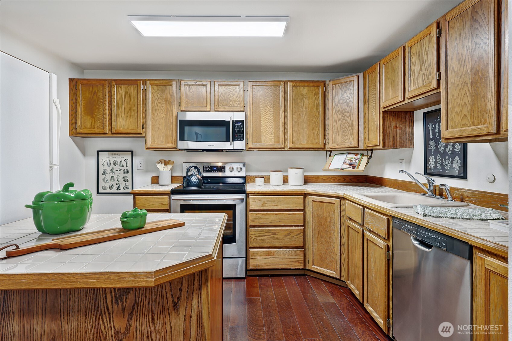 8720 Phinney Avenue N #24, Seattle, WA 98103