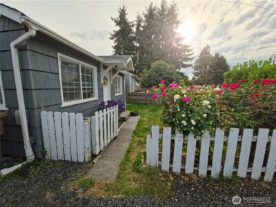 212 Douglas Street , Longview, WA 98632 - Photo 4