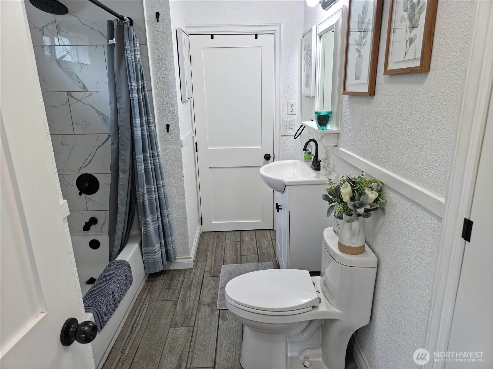 212 Douglas Street , Longview, WA 98632