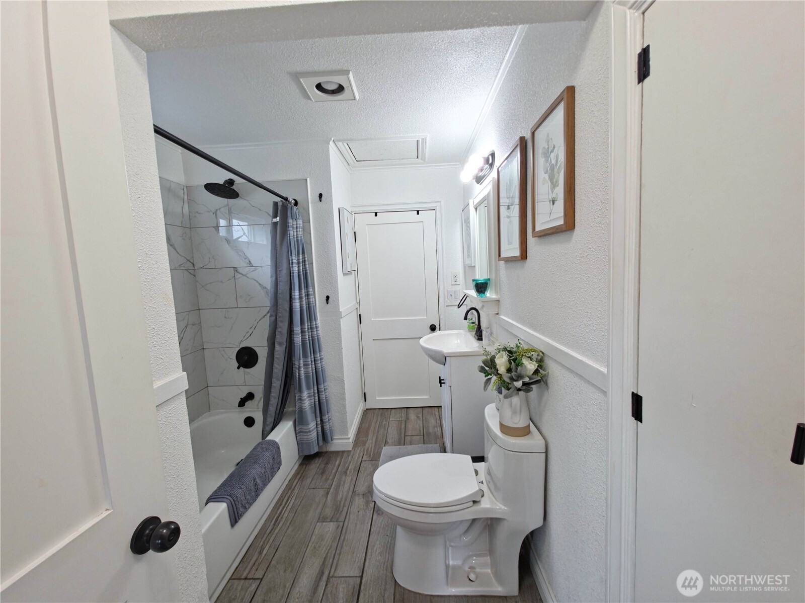 212 Douglas Street , Longview, WA 98632