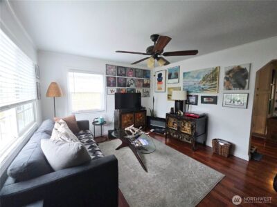 212 Douglas Street , Longview, WA 98632 - Photo 10