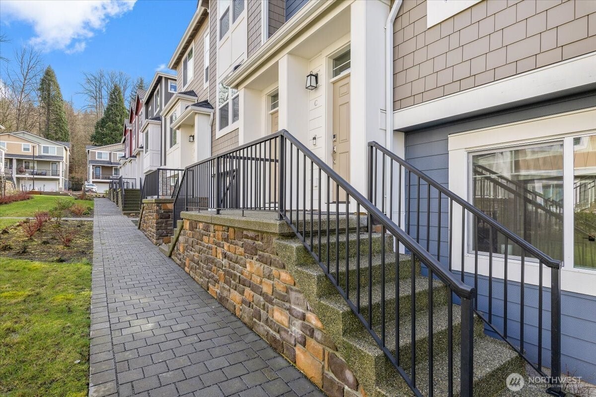 12012 NE 193rd Lane #C, Bothell, WA 98011