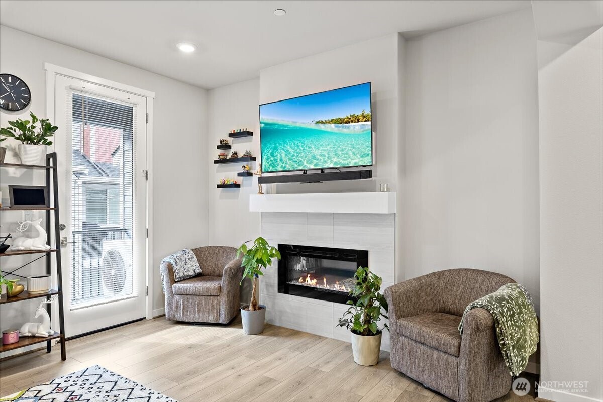 12012 NE 193rd Lane #C, Bothell, WA 98011