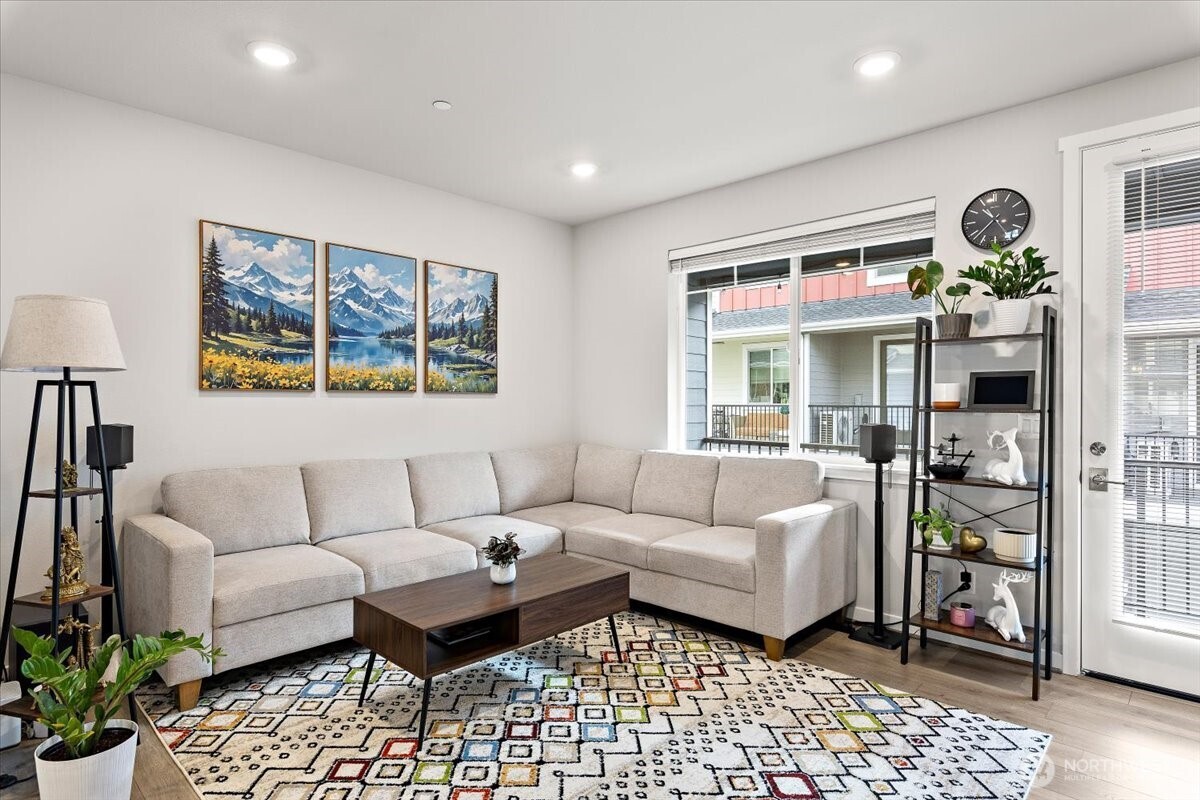 12012 NE 193rd Lane #C, Bothell, WA 98011