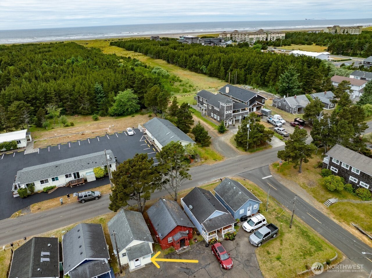 1306 Ocean Beach Blvd S, Long Beach, WA 98631