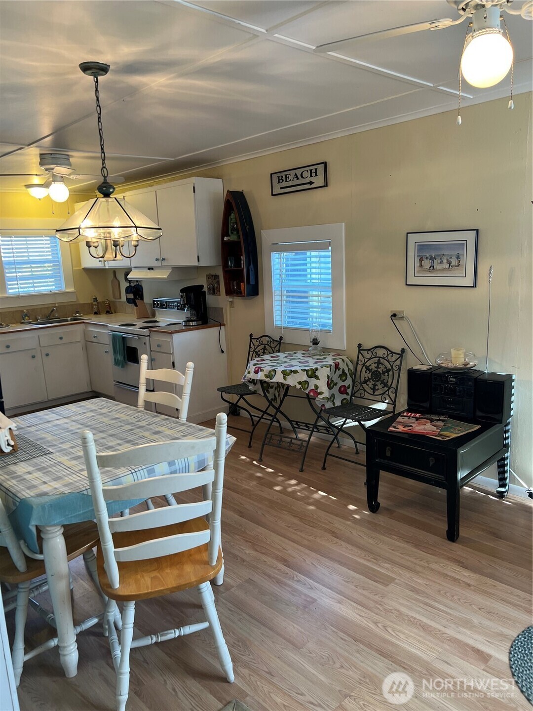 1306 Ocean Beach Blvd S, Long Beach, WA 98631