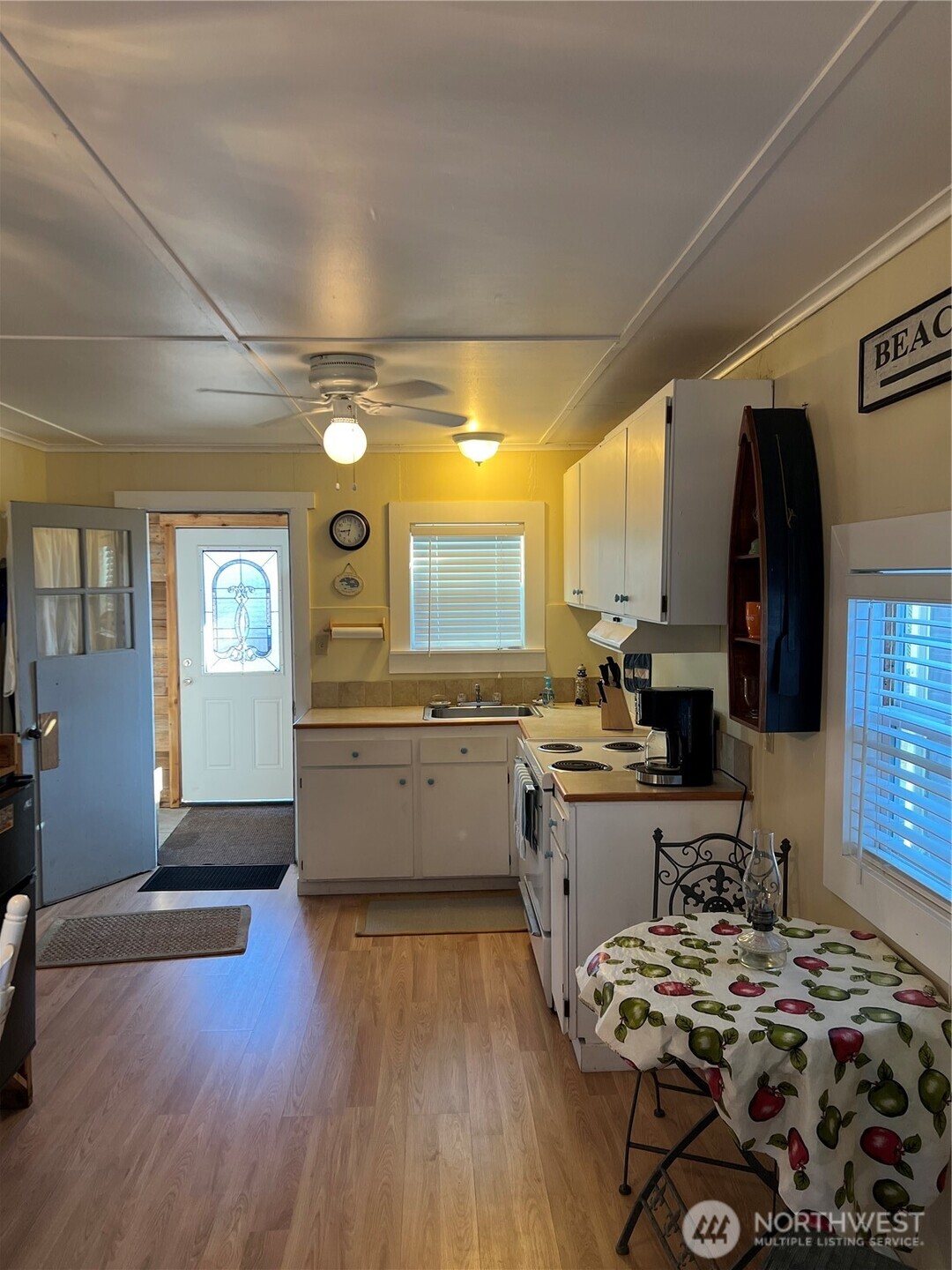 1306 Ocean Beach Blvd S, Long Beach, WA 98631