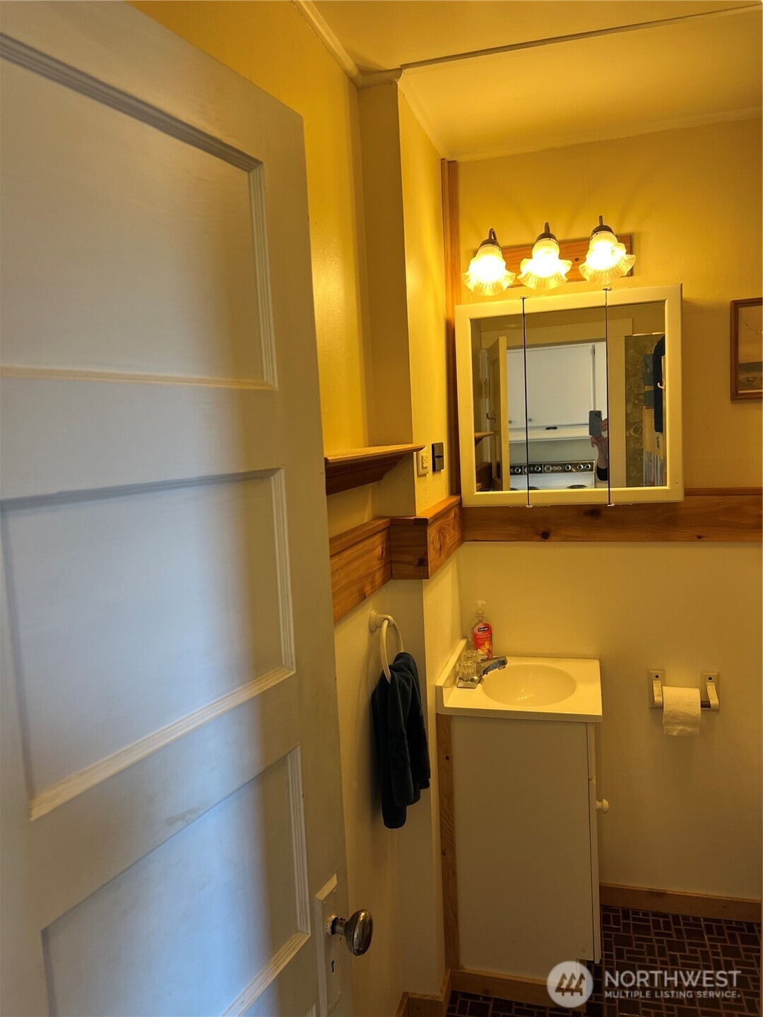 1306 Ocean Beach Blvd S, Long Beach, WA 98631