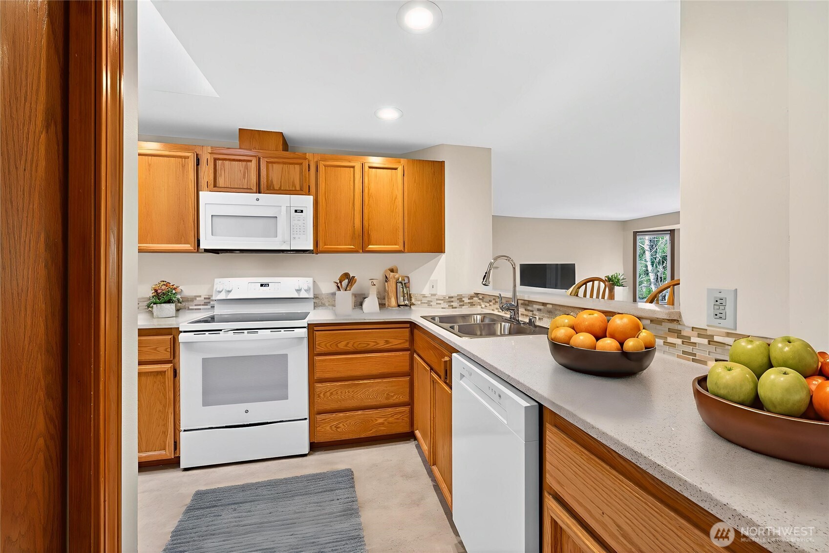 432 3rd Avenue S #B204, Edmonds, WA 98020