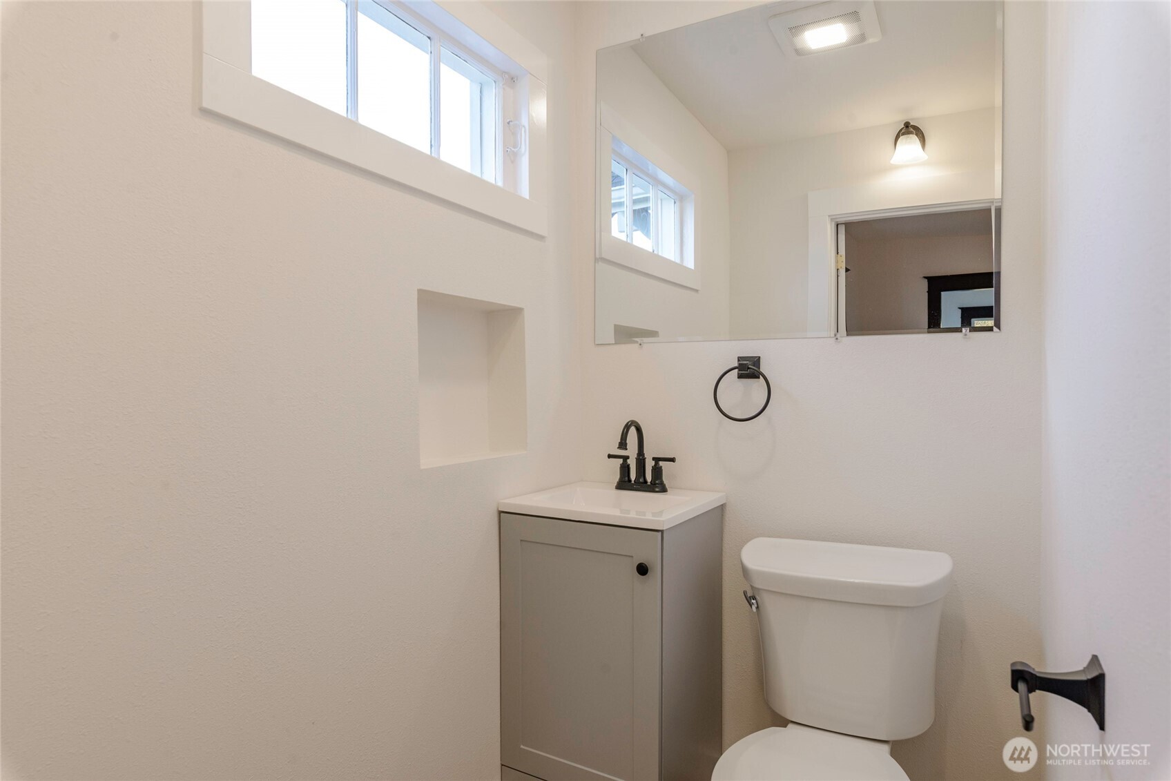 5219 N Winnifred Street , Ruston, WA 98407