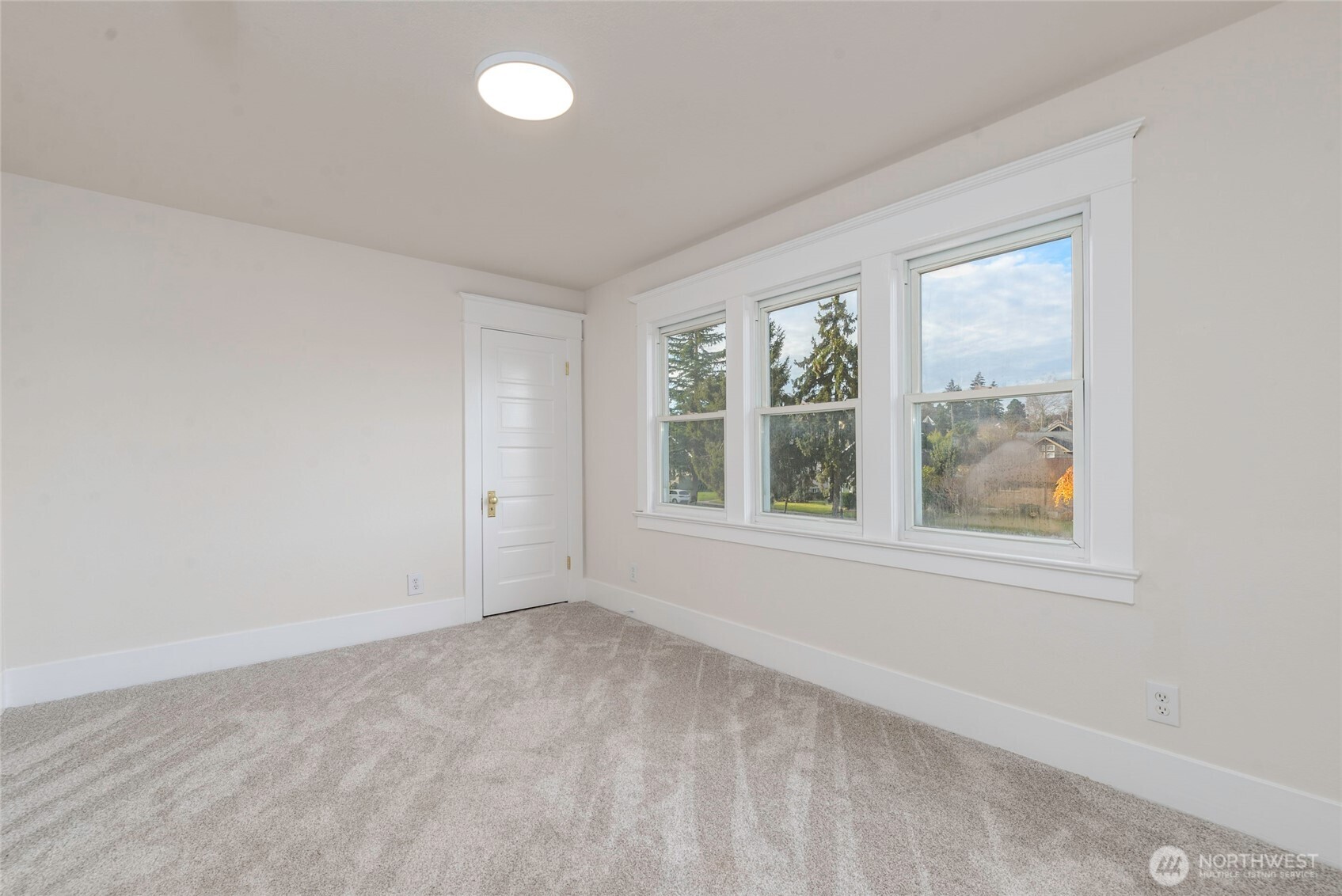 5219 N Winnifred Street , Ruston, WA 98407