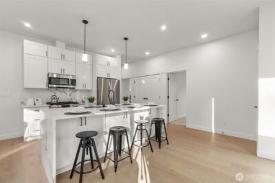 15815 47th Avenue S, Tukwila, WA 98188 - Photo 25