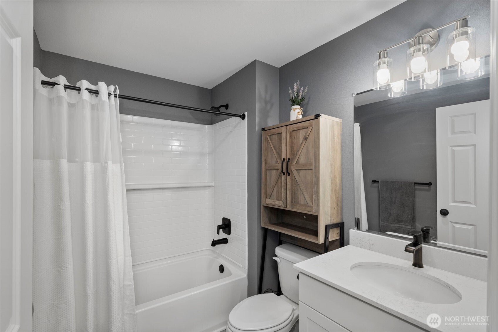 3340 Narrows View Lane NE #103, Bremerton, WA 98310