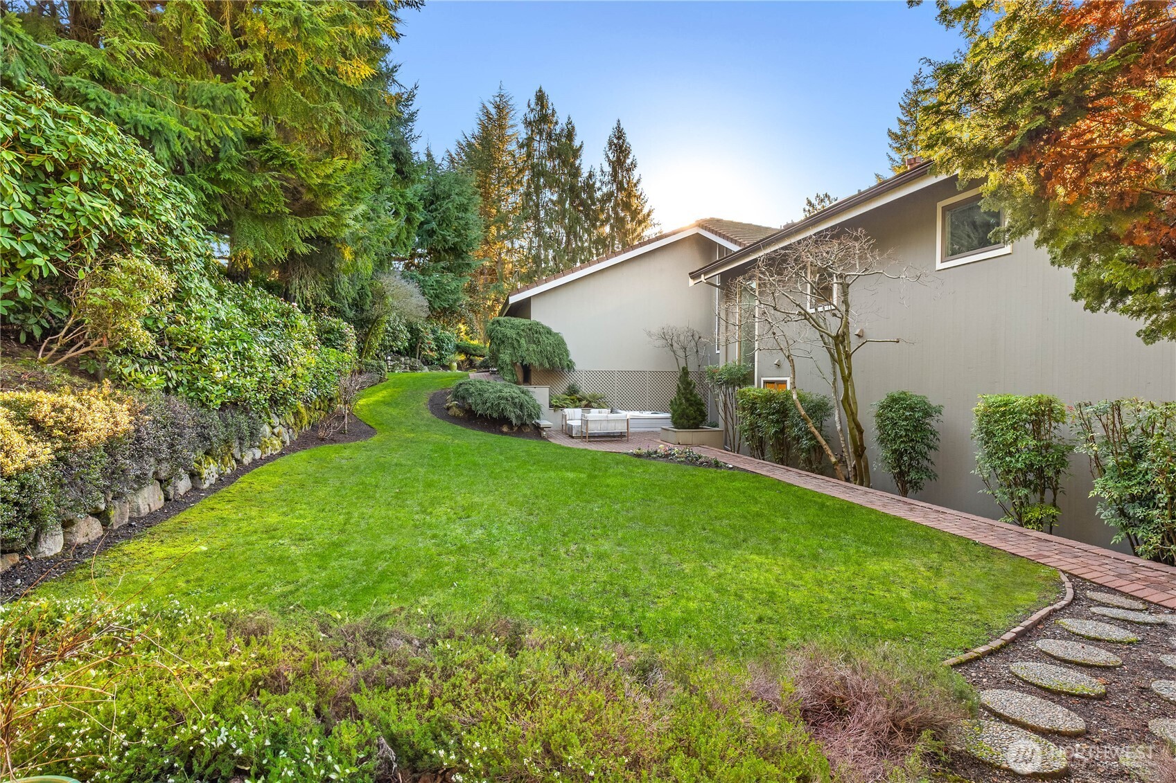 7580 SE 71st Street , Mercer Island, WA 98040