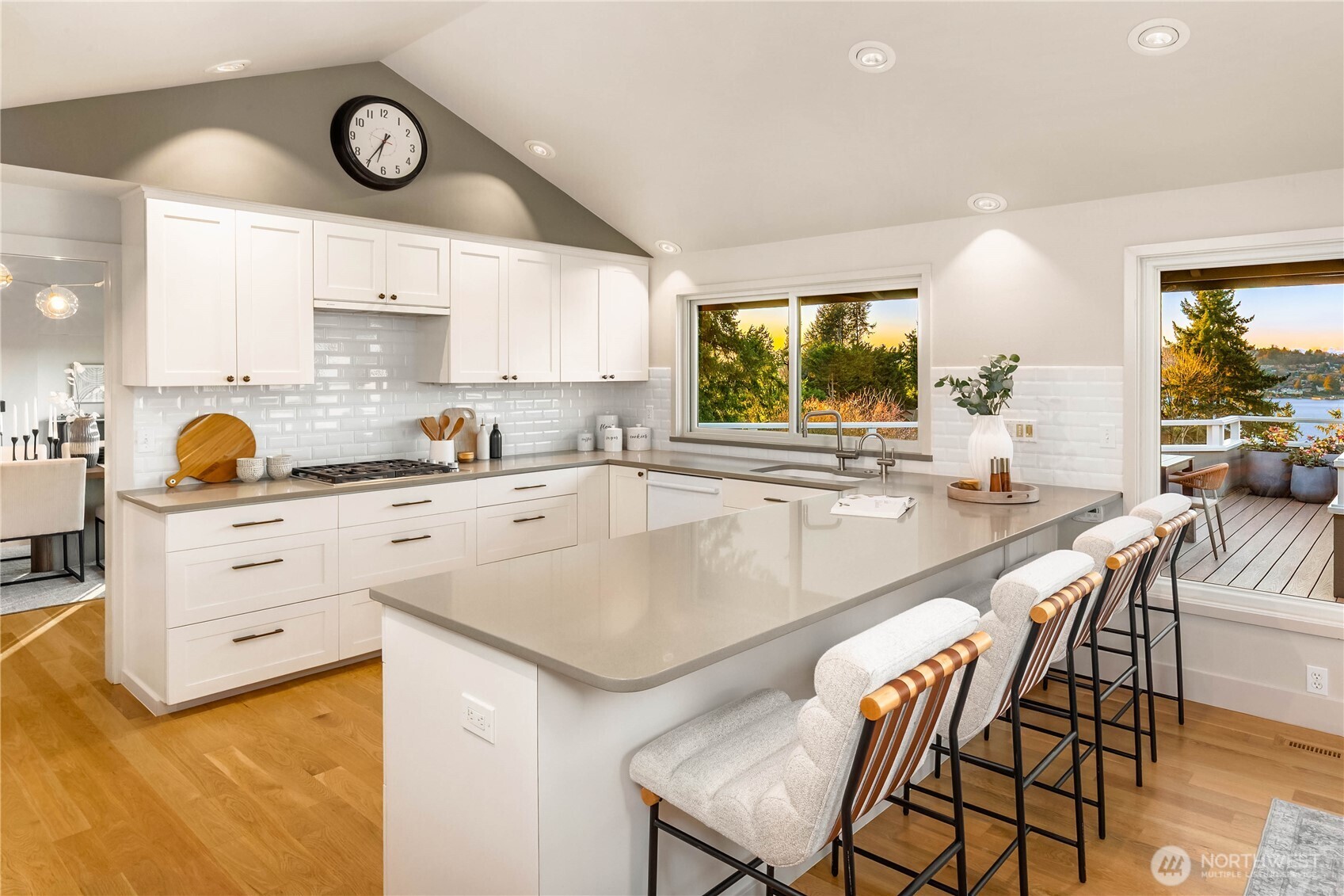 7580 SE 71st Street , Mercer Island, WA 98040