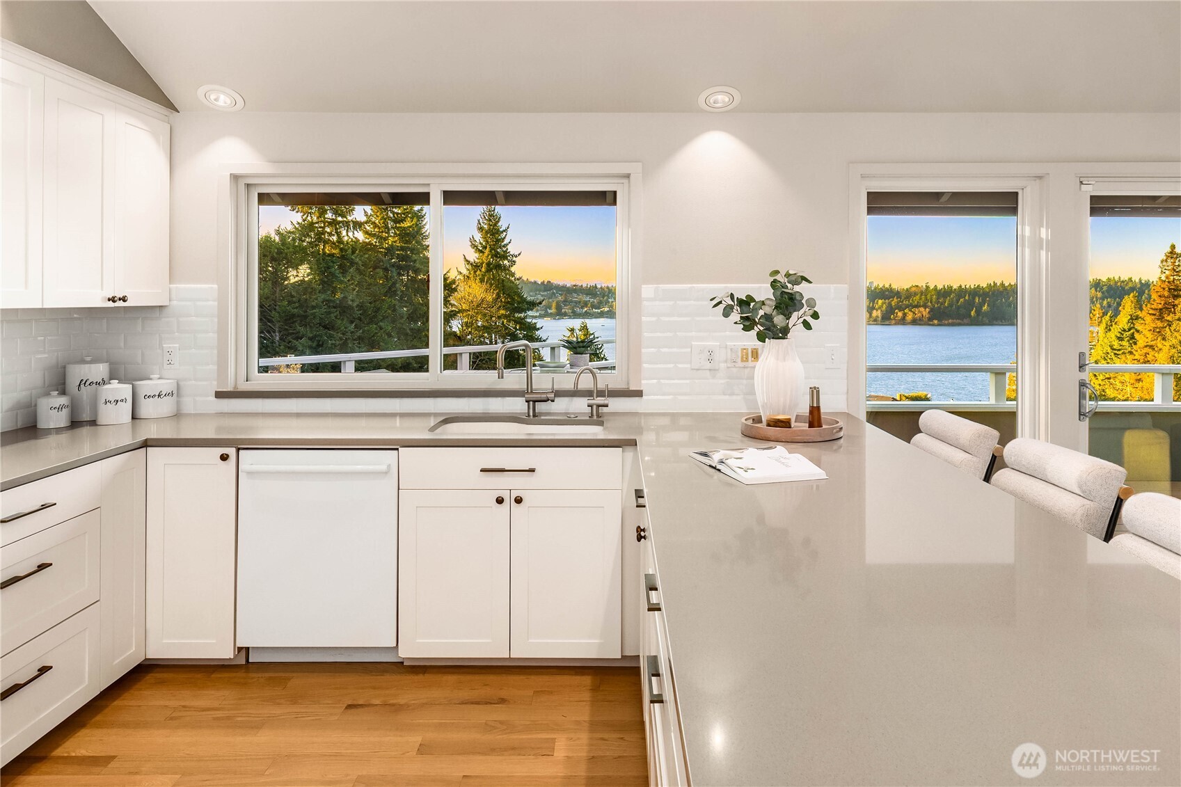 7580 SE 71st Street , Mercer Island, WA 98040