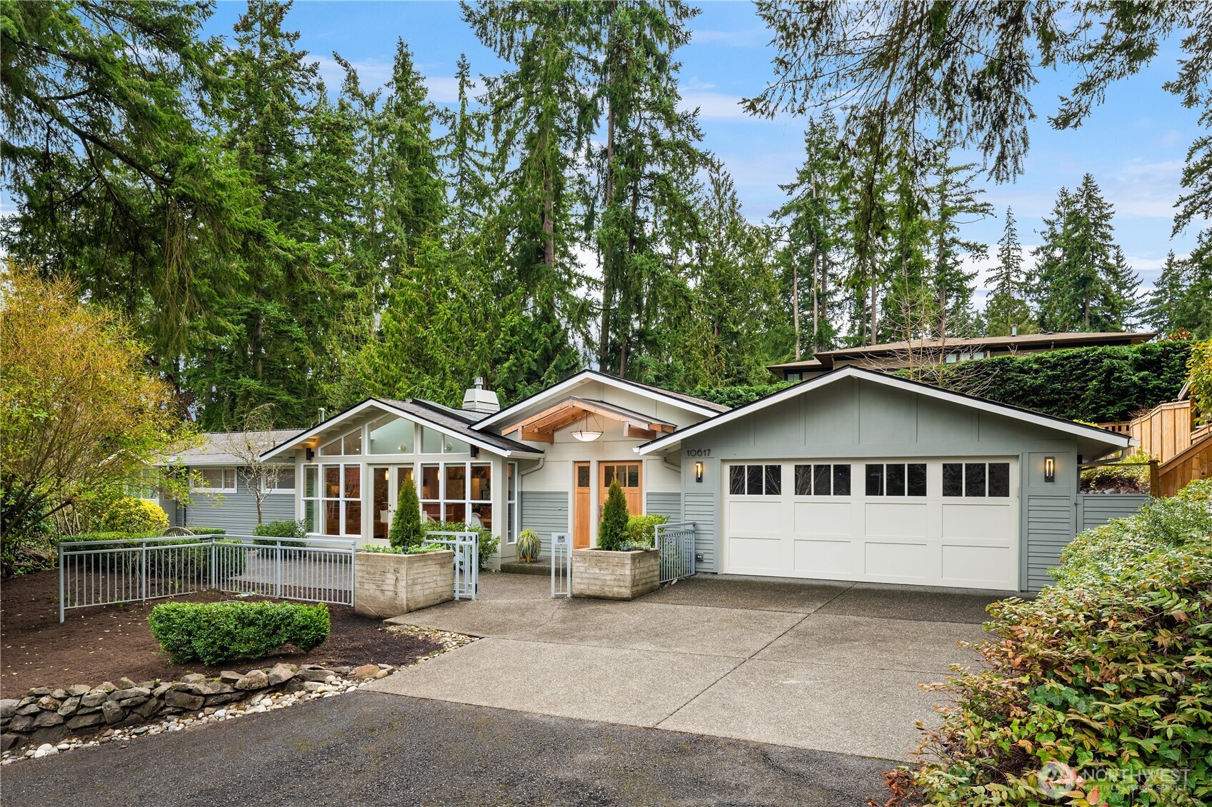 10617 SE 18th Street , Bellevue, WA 98004-7138