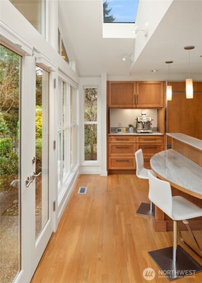 10617 SE 18th Street , Bellevue, WA 98004-7138 - Photo 16