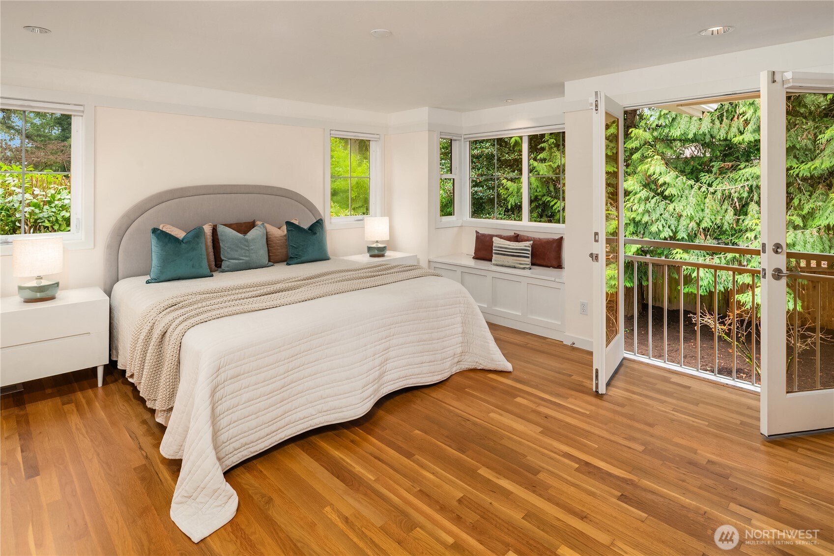 10617 SE 18th Street , Bellevue, WA 98004-7138