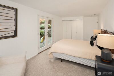 10617 SE 18th Street , Bellevue, WA 98004-7138 - Photo 26