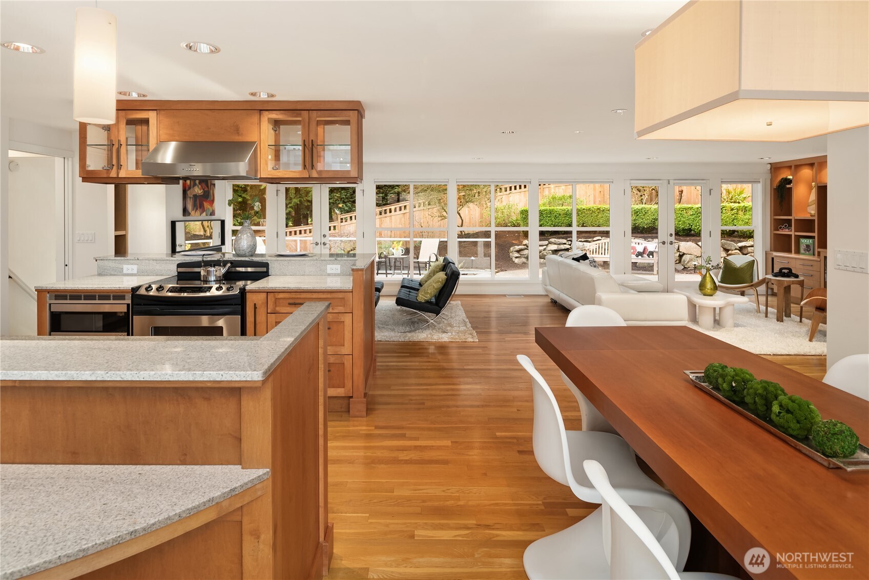 10617 SE 18th Street , Bellevue, WA 98004-7138