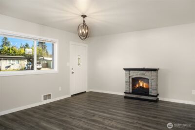 803 Dayton Avenue NE, Renton, WA 98056-3640 - Photo 4