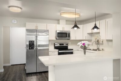 803 Dayton Avenue NE, Renton, WA 98056-3640 - Photo 5