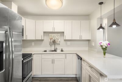 803 Dayton Avenue NE, Renton, WA 98056-3640 - Photo 6