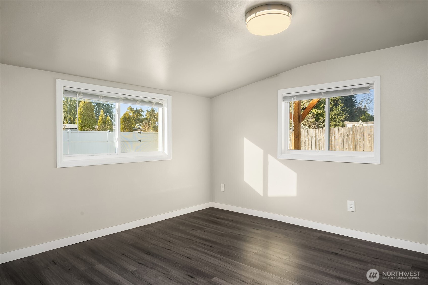 803 Dayton Avenue NE, Renton, WA 98056-3640