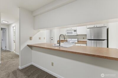 132 NE 95th Street #B309, Seattle, WA 98115 - Photo 16