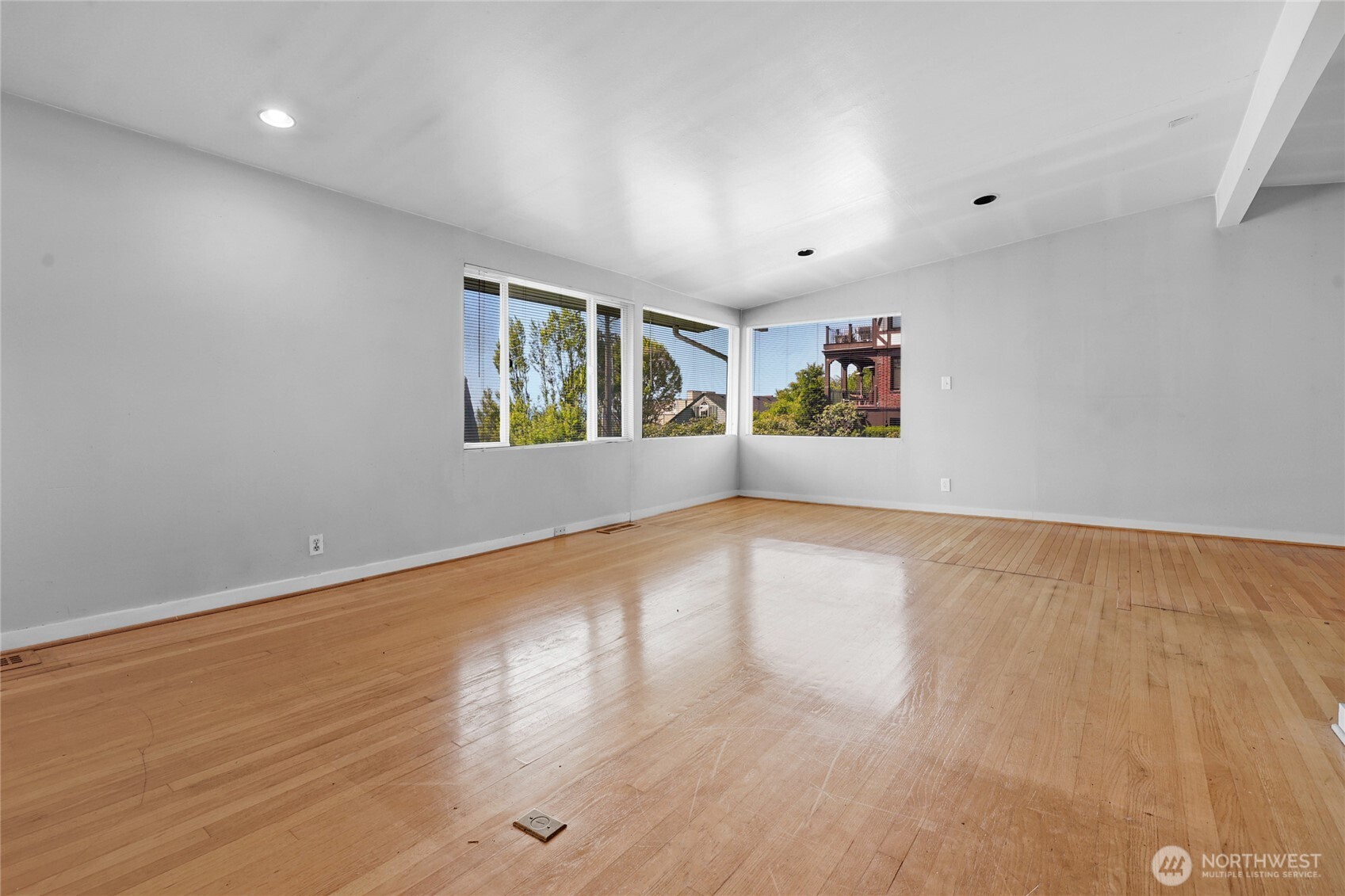 223 W Kinnear Place , Seattle, WA 98119-3730