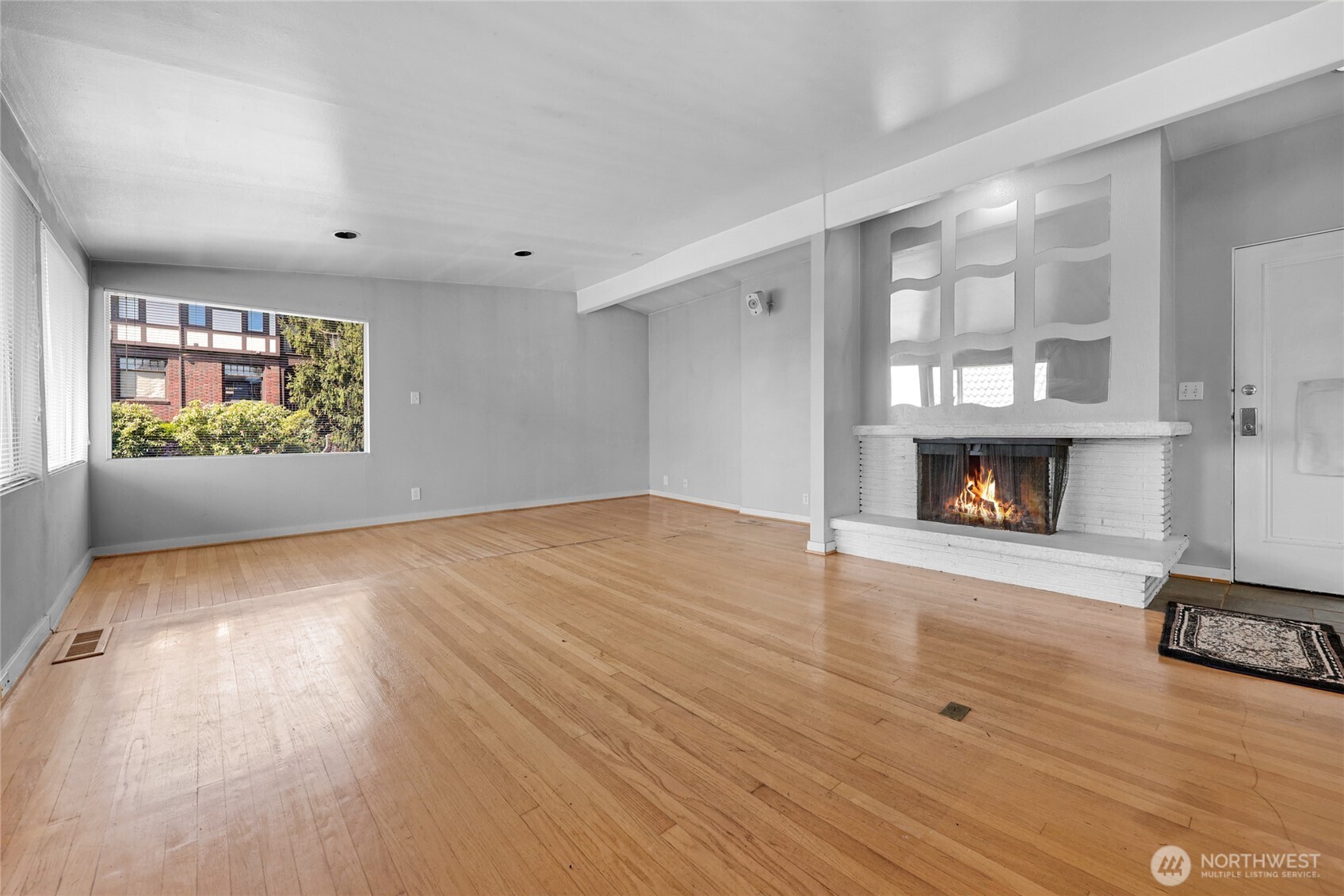 223 W Kinnear Place , Seattle, WA 98119-3730