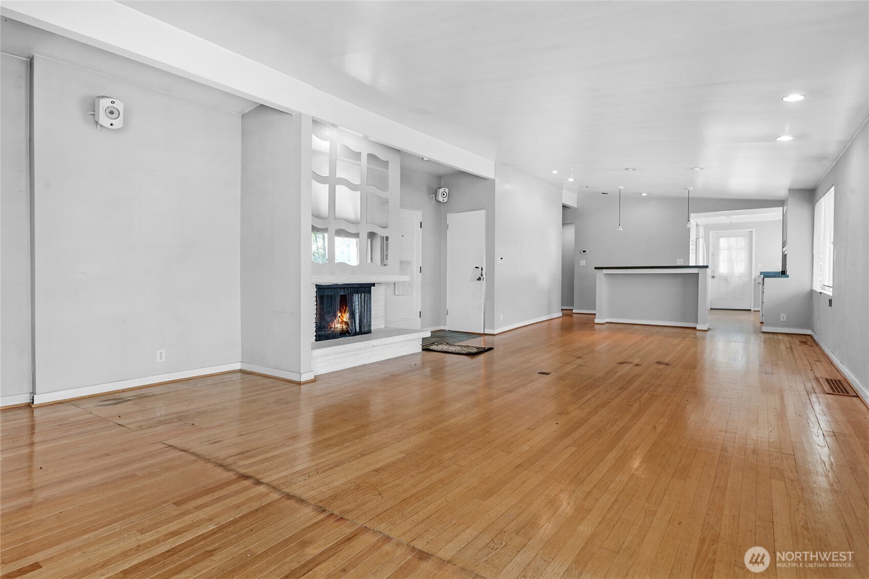 223 W Kinnear Place , Seattle, WA 98119-3730