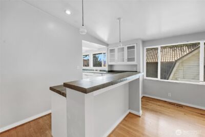 223 W Kinnear Place , Seattle, WA 98119-3730 - Photo 14