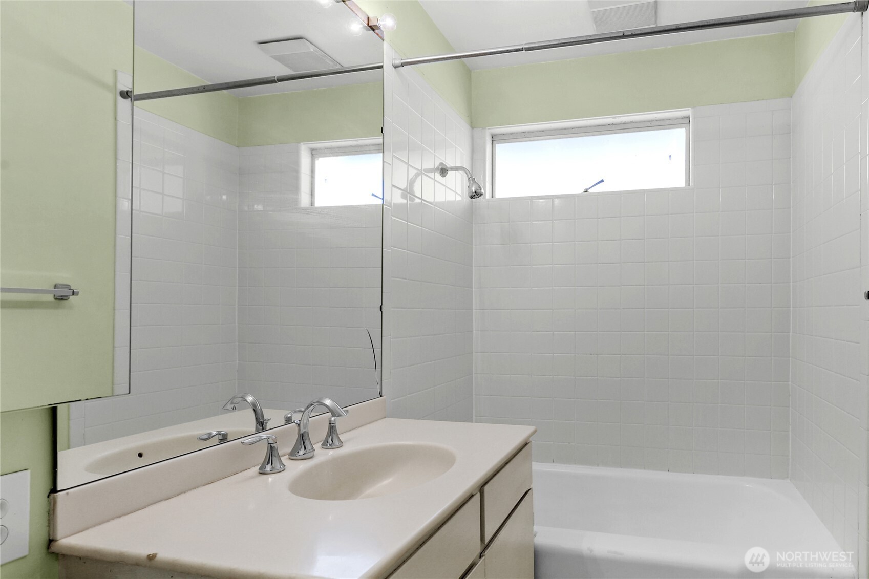 223 W Kinnear Place , Seattle, WA 98119-3730