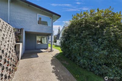 223 W Kinnear Place , Seattle, WA 98119-3730 - Photo 8