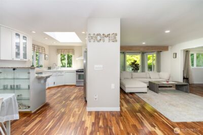 2726 Pioneer Way E, Tacoma, WA 98404-5330 - Photo 11