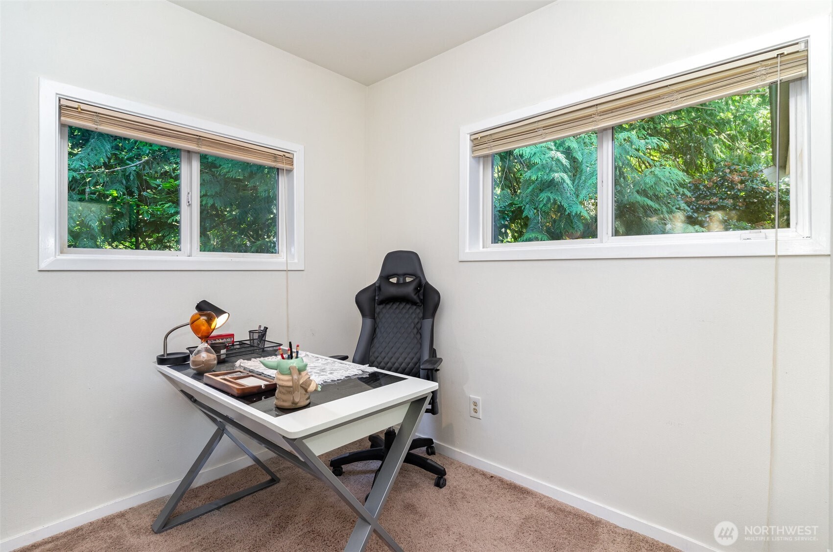 2726 Pioneer Way E, Tacoma, WA 98404-5330