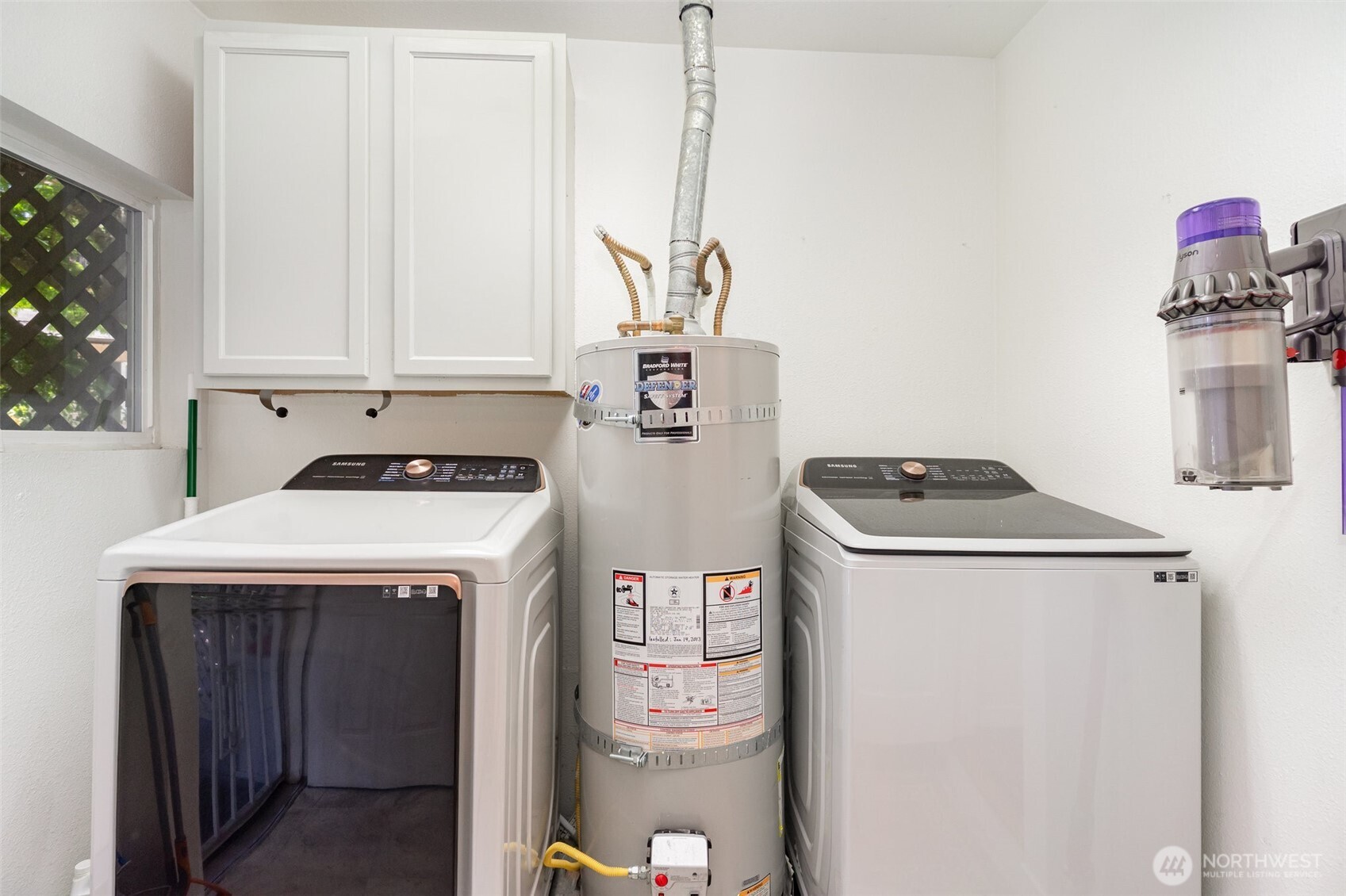 2726 Pioneer Way E, Tacoma, WA 98404-5330