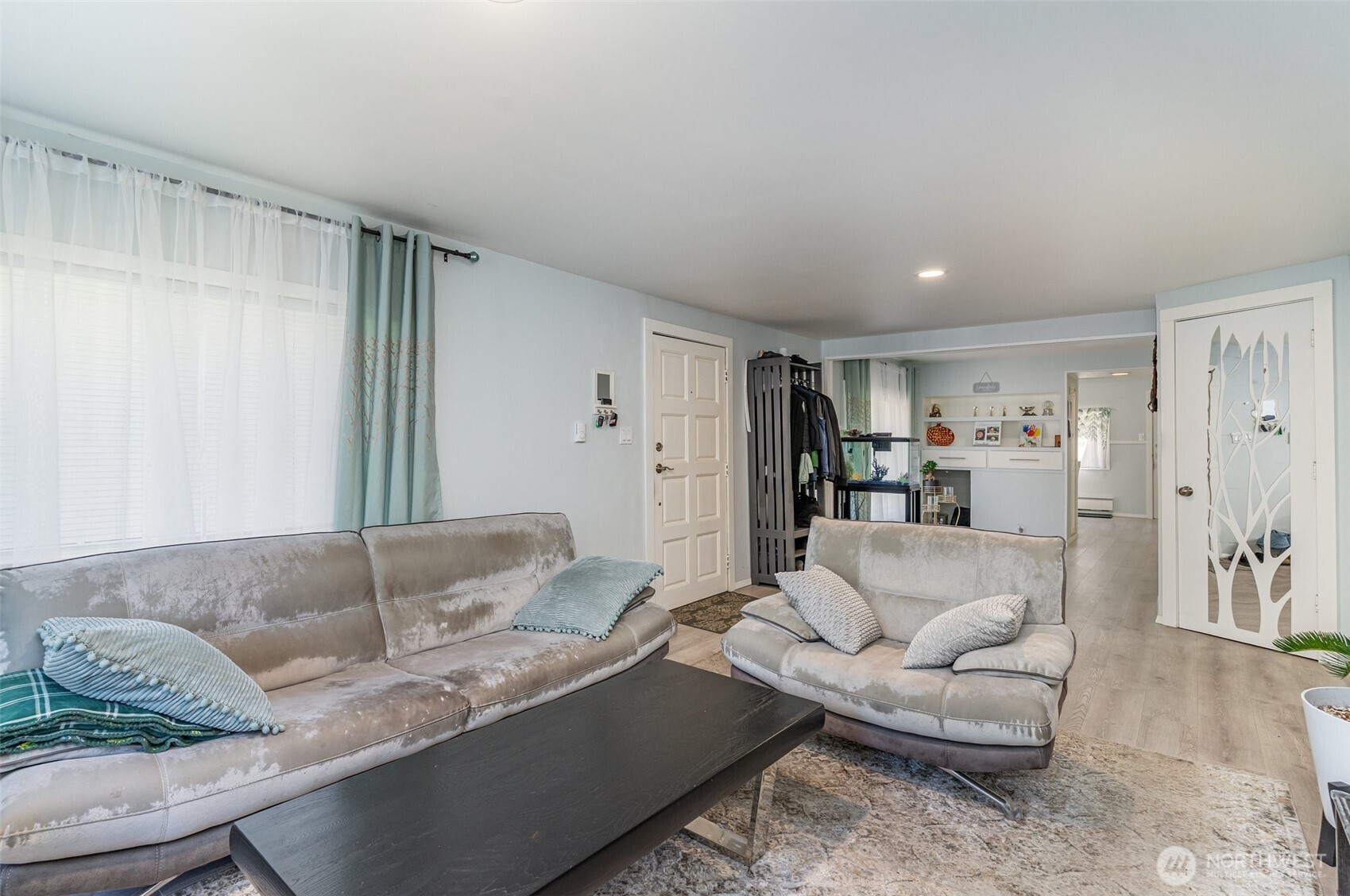 2726 Pioneer Way E, Tacoma, WA 98404-5330