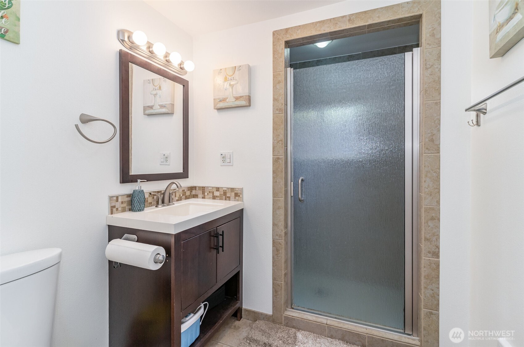 2726 Pioneer Way E, Tacoma, WA 98404-5330