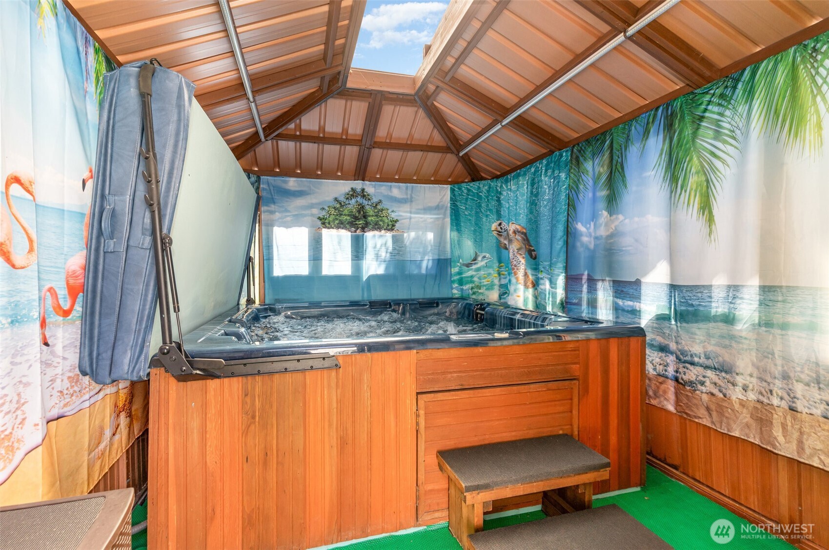 2726 Pioneer Way E, Tacoma, WA 98404-5330