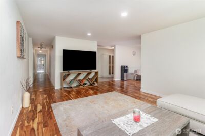 2726 Pioneer Way E, Tacoma, WA 98404-5330 - Photo 8