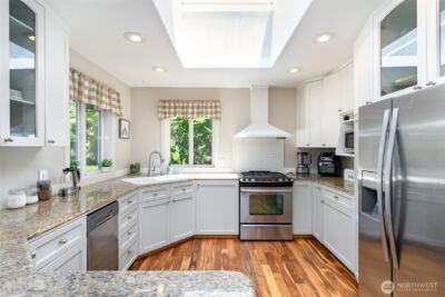 2726 Pioneer Way E, Tacoma, WA 98404-5330 - Photo 10