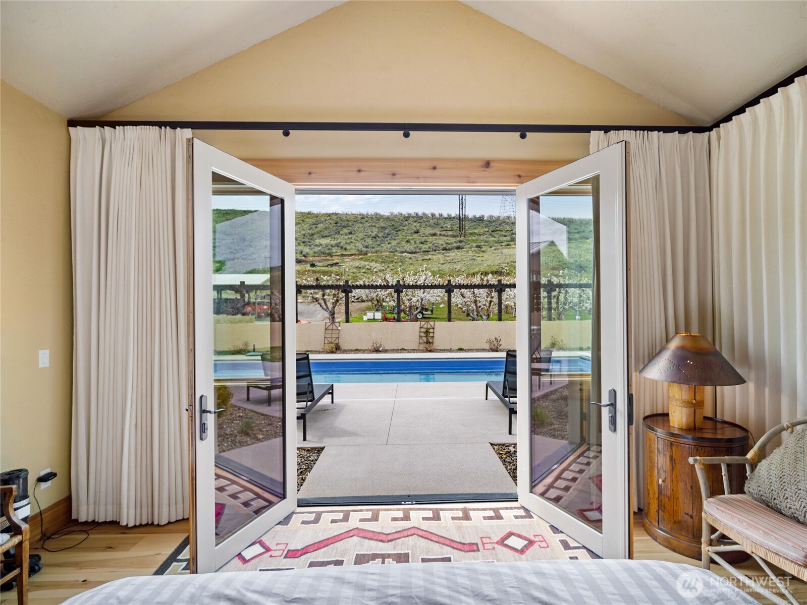 5814 Colockum Road , Malaga, WA 98828