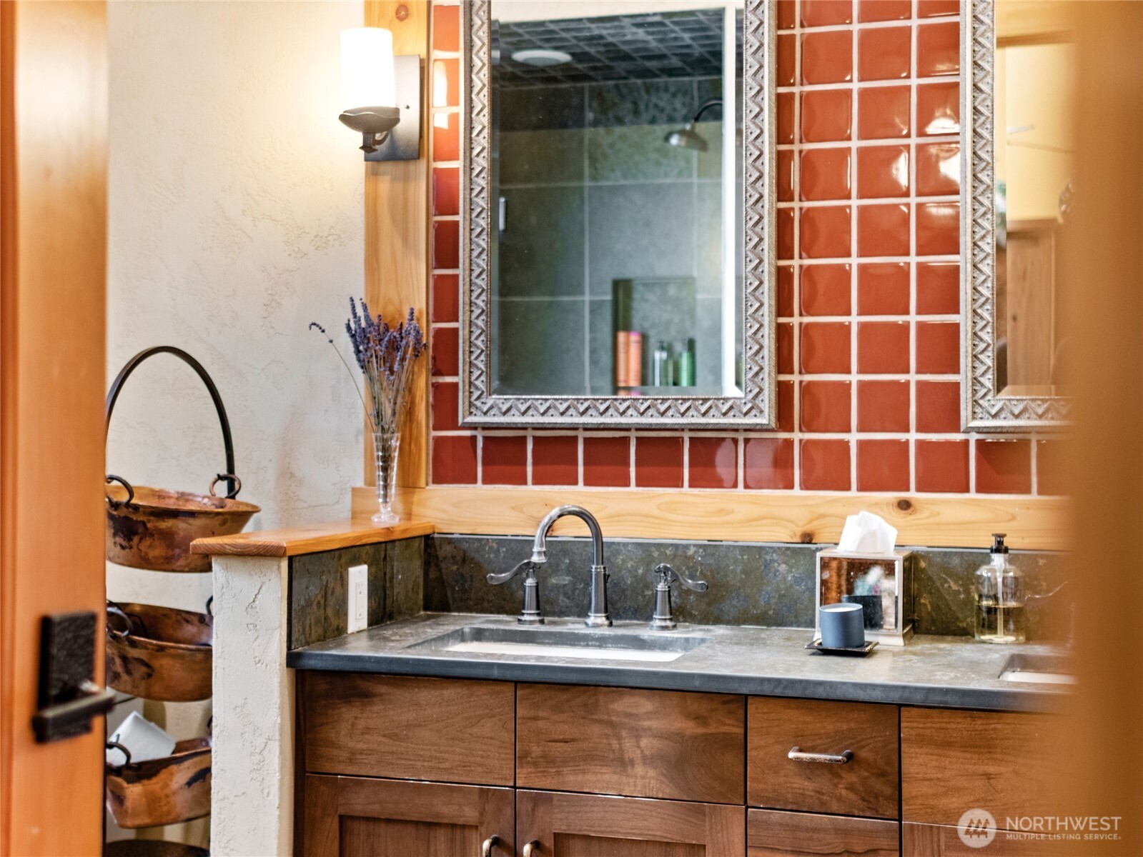 5814 Colockum Road , Malaga, WA 98828