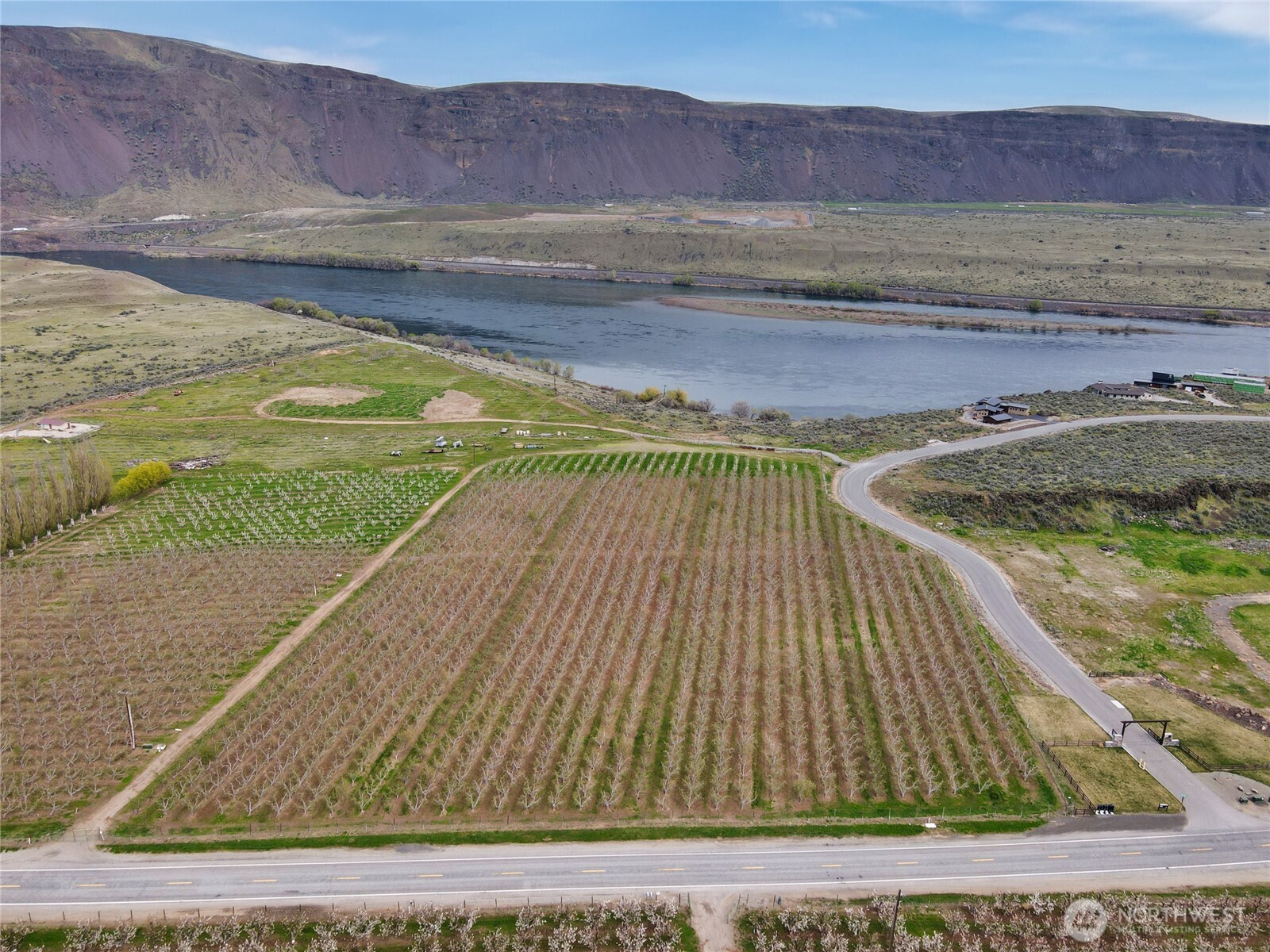 5814 Colockum Road , Malaga, WA 98828