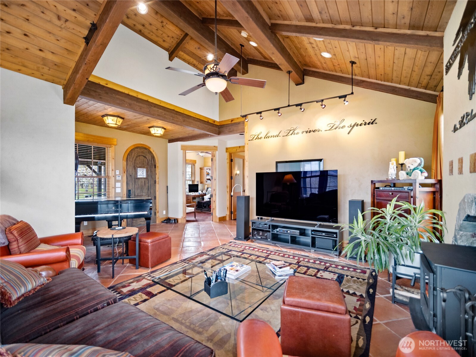 5814 Colockum Road , Malaga, WA 98828