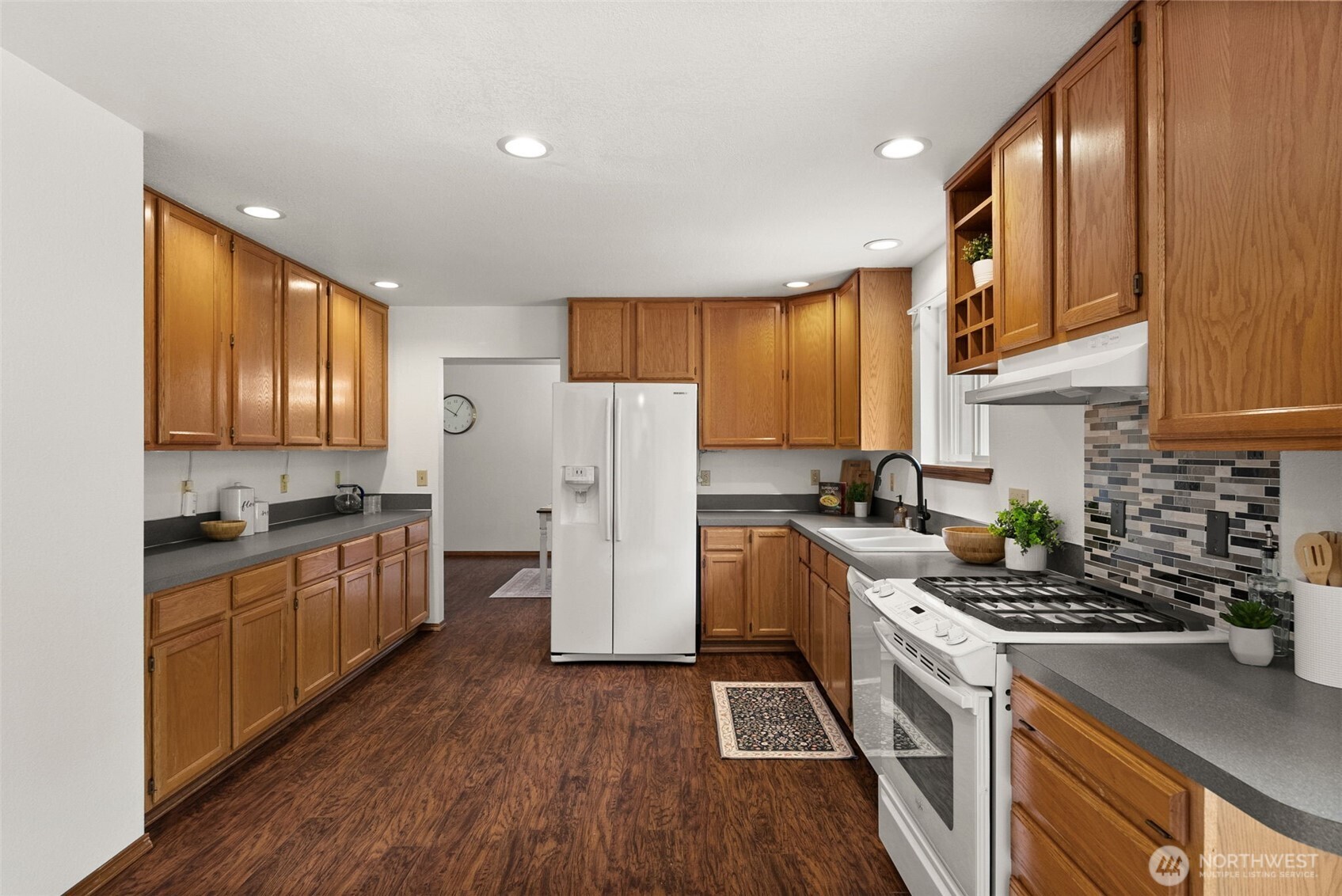 7207 Lakeside St SW , Olympia, WA 98512