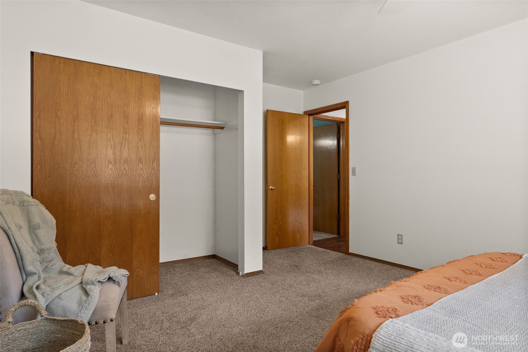 7207 Lakeside St SW , Olympia, WA 98512